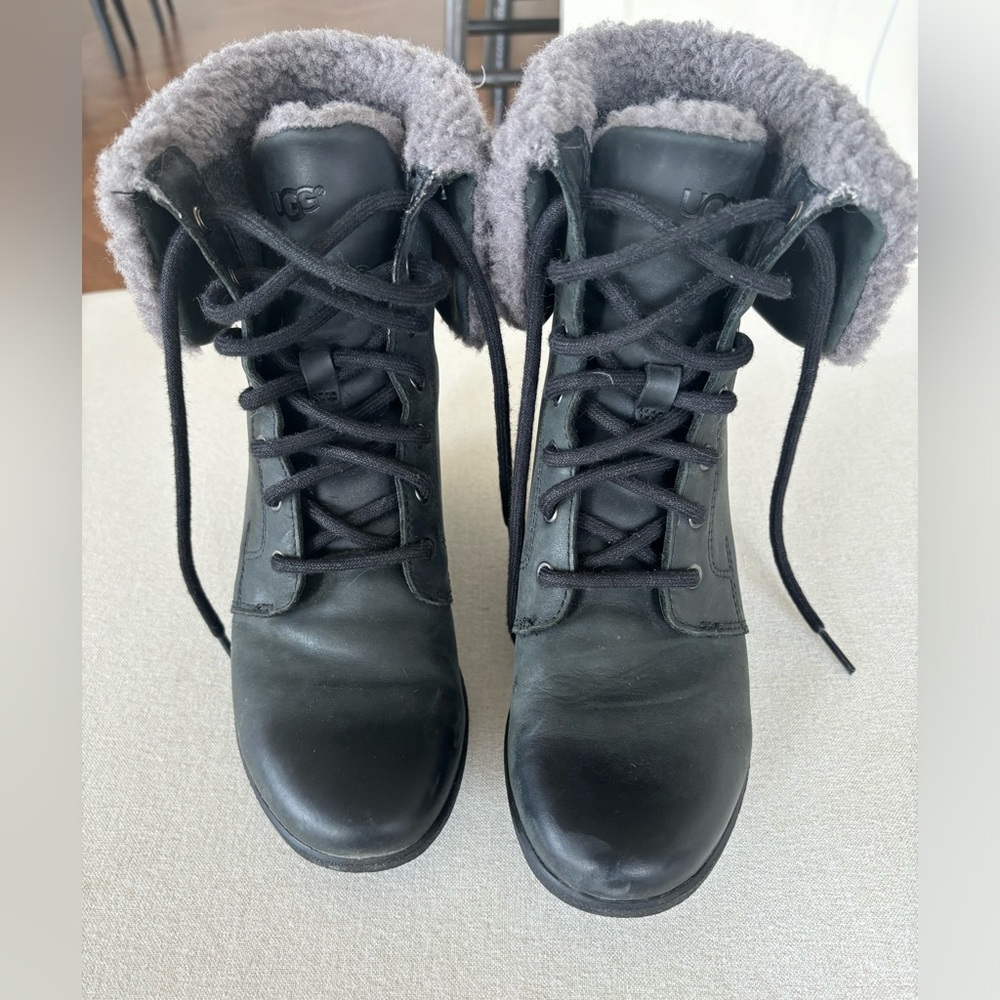 UGG waterproof leather shearling boots black 7 EUC - Picture 4 of 9